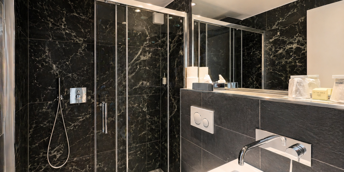 Standard room bathroom hotel de notre dame 1 Standard room bathroom hotel de notre dame 1